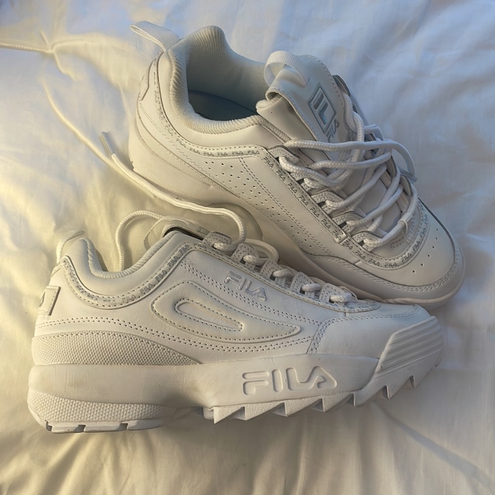 NWOT FILA Women's Disruptor 2 Premium Repeat 5FM00079-103 White Womens Size 7.5